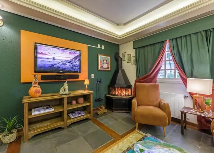 Gramado hotels near Enchanted World Lawn