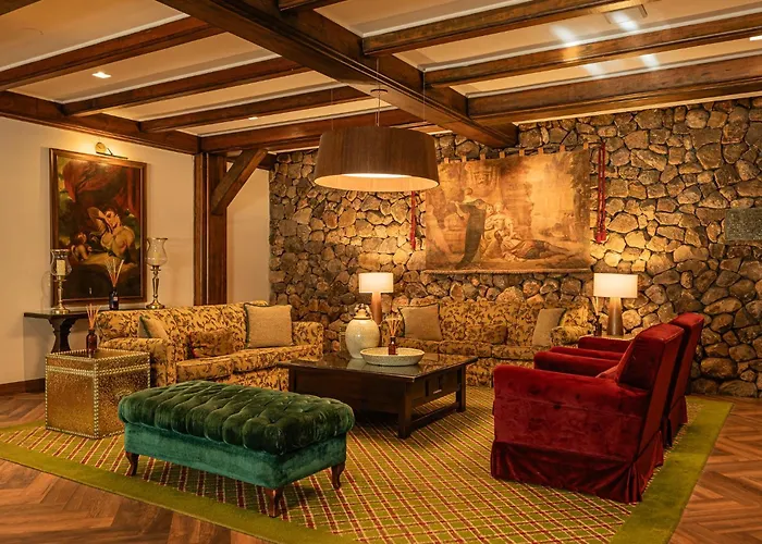 Gramado Hotels With Pool near Dreamland Wax Museum